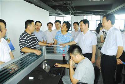南通市發(fā)展服務(wù)外包產(chǎn)業(yè)現(xiàn)場觀摩推進(jìn)會(huì)